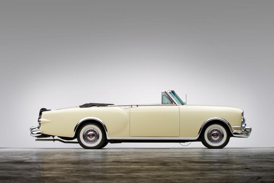  Packard Caribbean Convertible White 1953 года  (фото 16 из 19)
